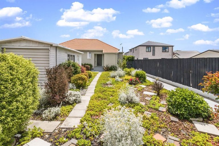 Photo of property in 5 Huia Street, Riccarton, Christchurch, 8041
