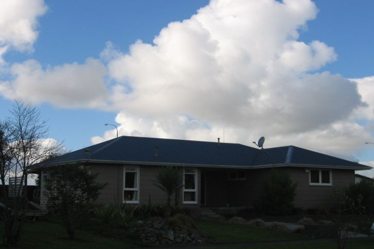 Photo of property in 15 Egmont Place, Westbrook, Palmerston North, 4412