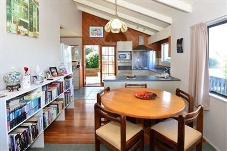 Photo of property in 3 Brigitte View, Snells Beach, 0920