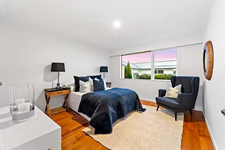 Photo of property in 3/5 Braemar Road, Castor Bay, Auckland, 0620