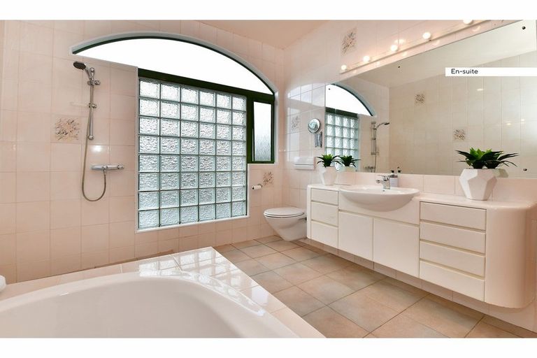 Photo of property in 268 Noakes Hill Road, Puhoi, Silverdale, 0994