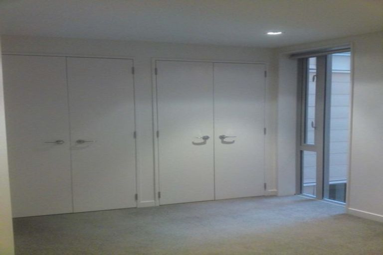 Photo of property in Piermont Apartments, 2e/82 Cable Street, Te Aro, Wellington, 6011