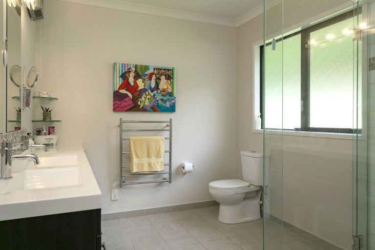 Photo of property in 19 Maple Grove, Acacia Bay, Taupo, 3385