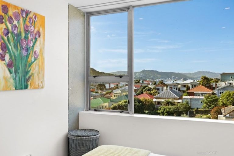 Photo of property in Beresford Apartments, 19/118 Russell Terrace, Berhampore, Wellington, 6023