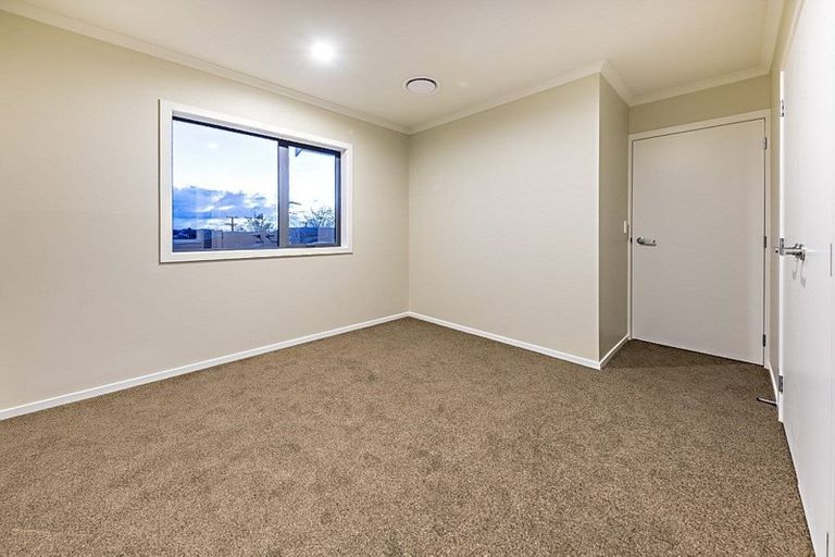 Photo of property in 8b Gills Avenue, Papakura, 2110