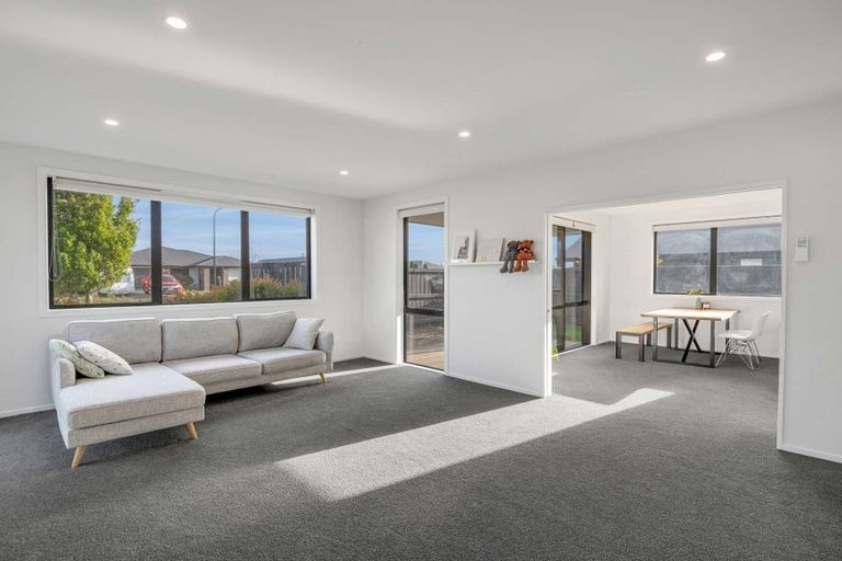 Photo of property in 80 Shillingford Boulevard, Rolleston, 7615