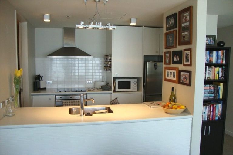 Photo of property in Montreaux Apartments, 5j/164 The Terrace, Wellington Central, Wellington, 6011