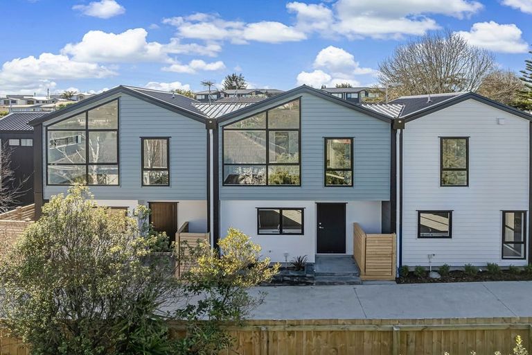 Photo of property in 2/110 Kervil Avenue, Te Atatu Peninsula, Auckland, 0610