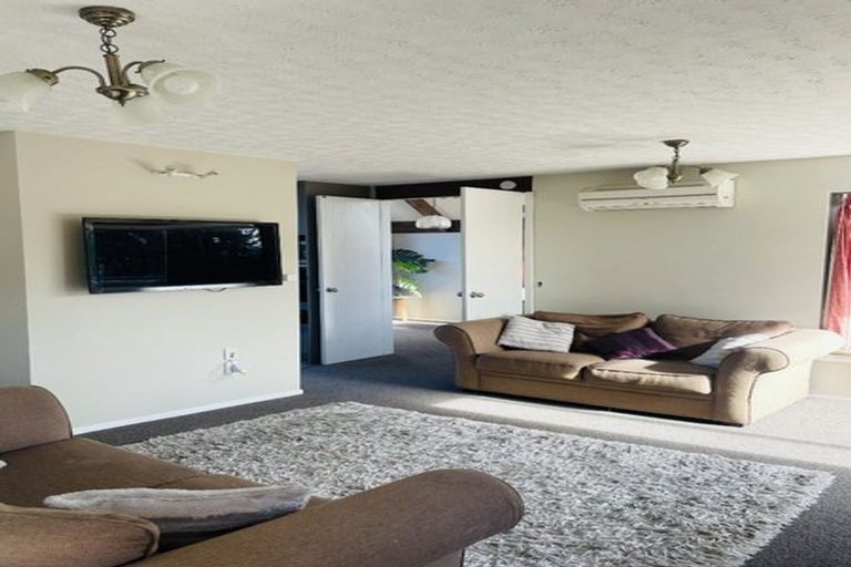 Photo of property in 1/35 Solway Avenue, Ilam, Christchurch, 8041