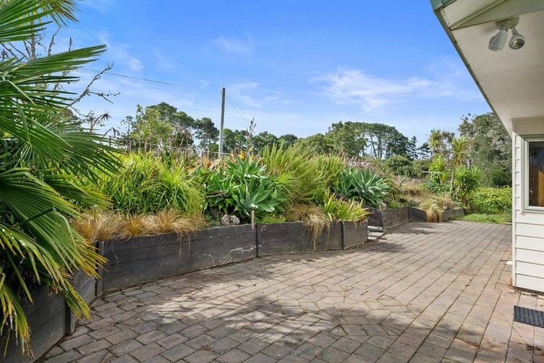 Photo of property in 10 Merewhira Road, Paremoremo, Albany, 0793