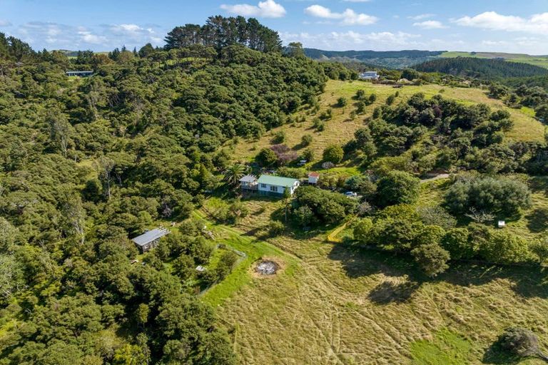 Photo of property in 169 Mcleod Road, South Head, Helensville, 0874