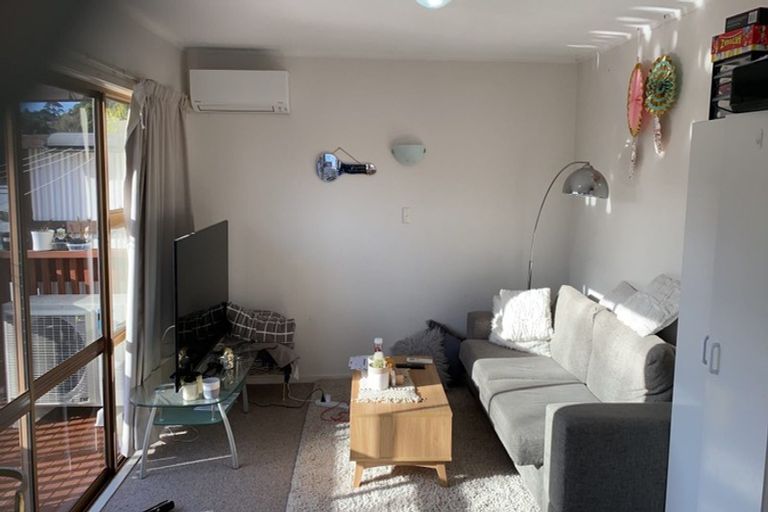 Photo of property in 1/12 Sunnyside Road, Sunnyvale, Auckland, 0612