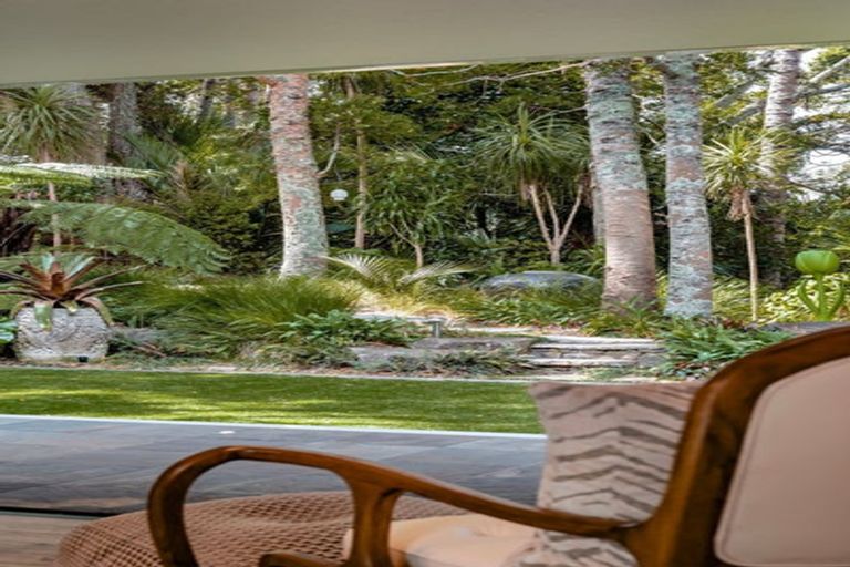 Photo of property in 34 Arapito Road, Titirangi, Auckland, 0604