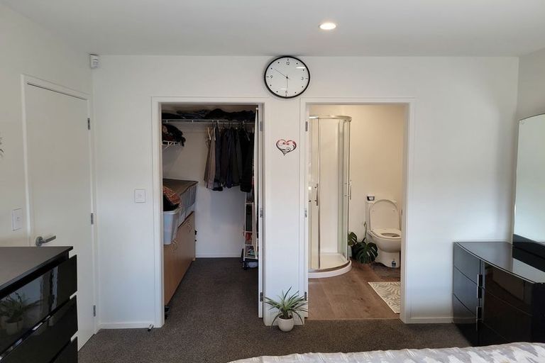 Photo of property in 8 Selkirk Lane, Hamilton Lake, Hamilton, 3204