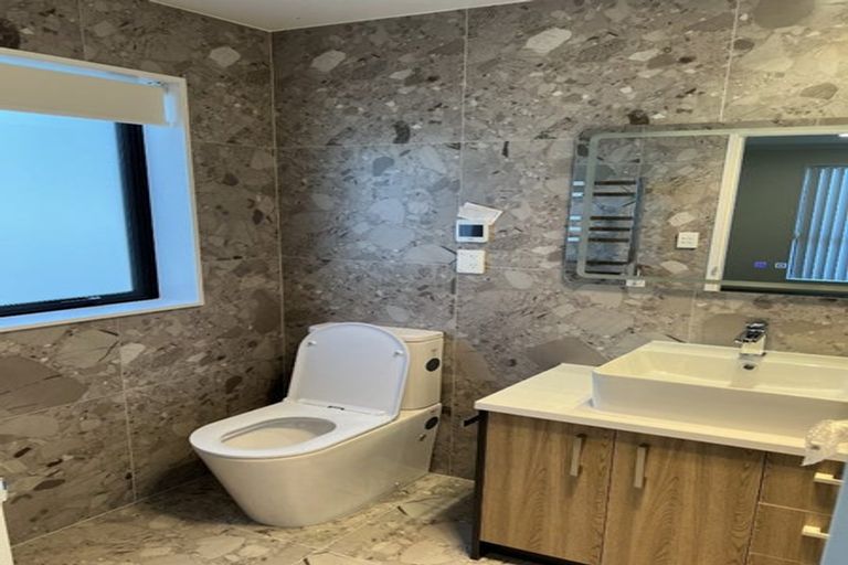 Photo of property in 28 Ballyalton Crescent, Flat Bush, 2019