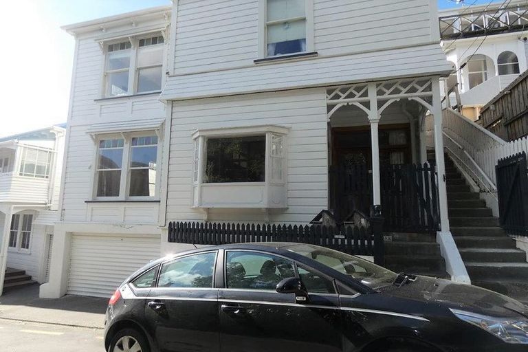 Photo of property in 9b Hay Street, Oriental Bay, Wellington, 6011