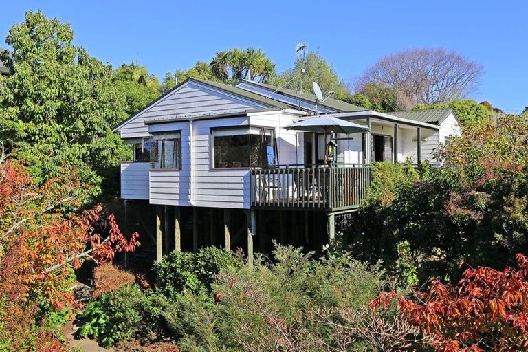 Photo of property in 13 Busby Hill, Havelock North, 4130