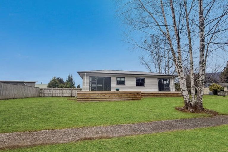 Photo of property in 32 Te Iwiheke Place, Turangi, 3334