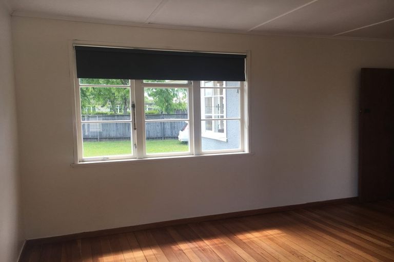 Photo of property in 8 Armitage Place, Fairfield, Hamilton, 3214