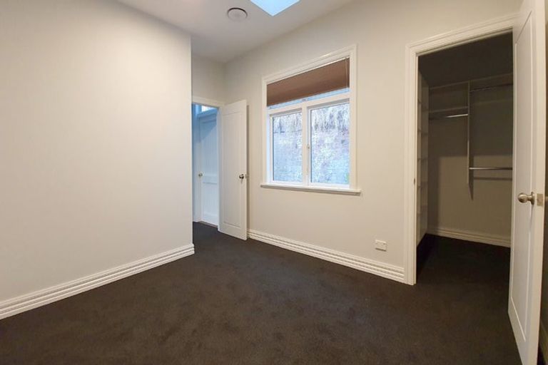 Photo of property in 43 Sumner Road, Lyttelton, 8082