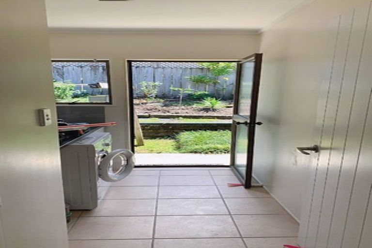 Photo of property in 195 Chelsea View Drive, Chatswood, Auckland, 0626