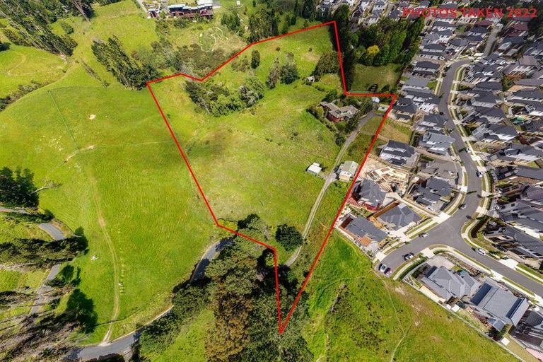 Photo of property in 16 Babich Road, Henderson Valley, Auckland, 0614