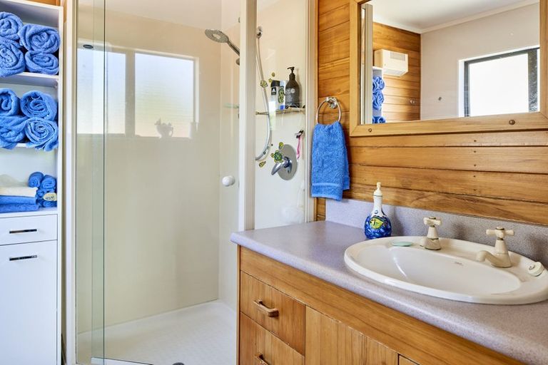 Photo of property in 17 Olivia Crescent, Tawa, Wellington, 5028