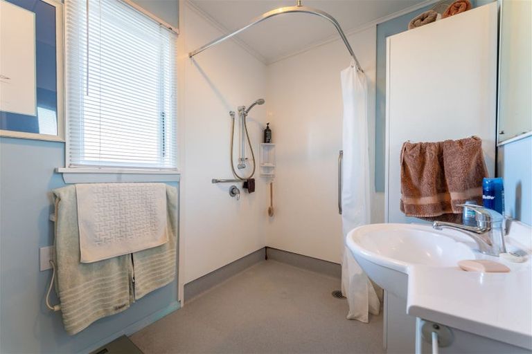 Photo of property in 18 Rugby Street, Waimate, 7924