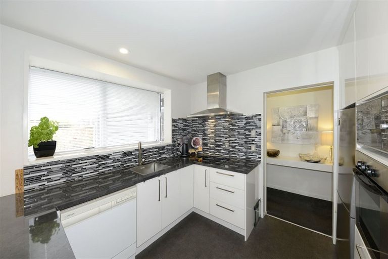 Photo of property in 5b Memorial Avenue, Ilam, Christchurch, 8053