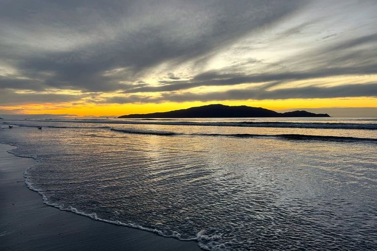 Photo of property in 36 Raukawa Road, Peka Peka, Waikanae, 5391