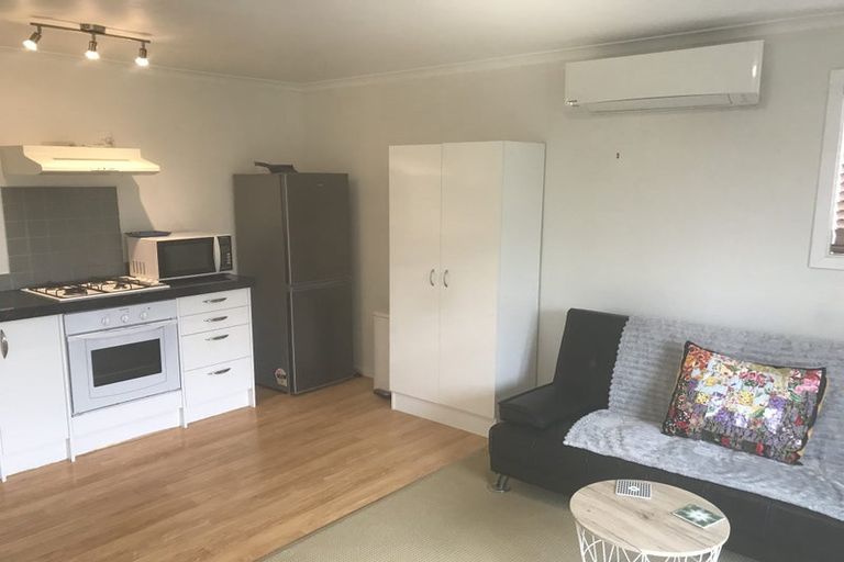 Photo of property in 12 Murphy Road, Taradale, Napier, 4112