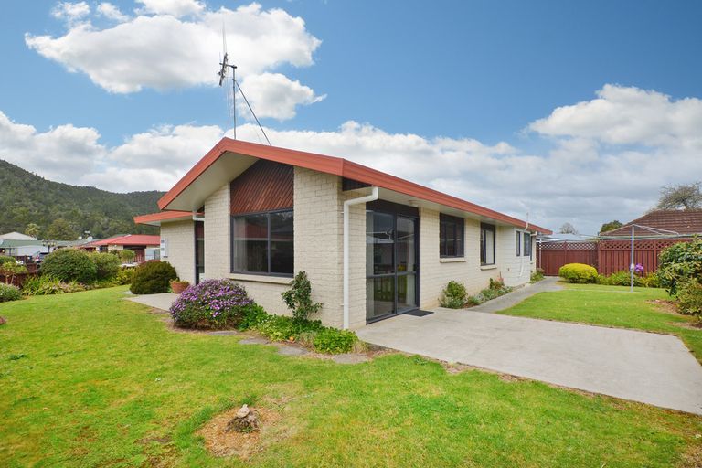 Photo of property in 11 Wordsworth Place, Stoke, Nelson, 7011