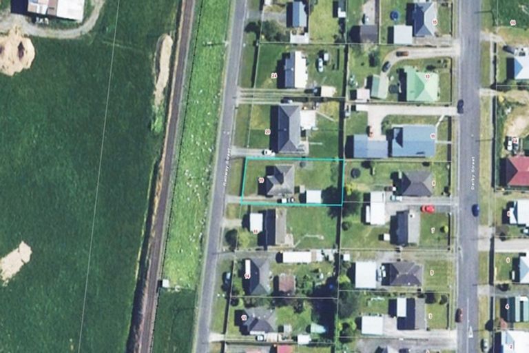 Photo of property in 18 Railway Street, Eltham, 4322