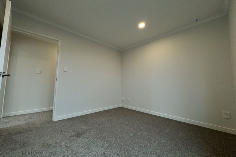 Photo of property in 5 Kikorangi Drive, Wainui, 0992