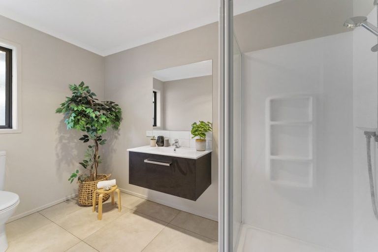 Photo of property in 3 Mooring Close, Whitby, Porirua, 5024