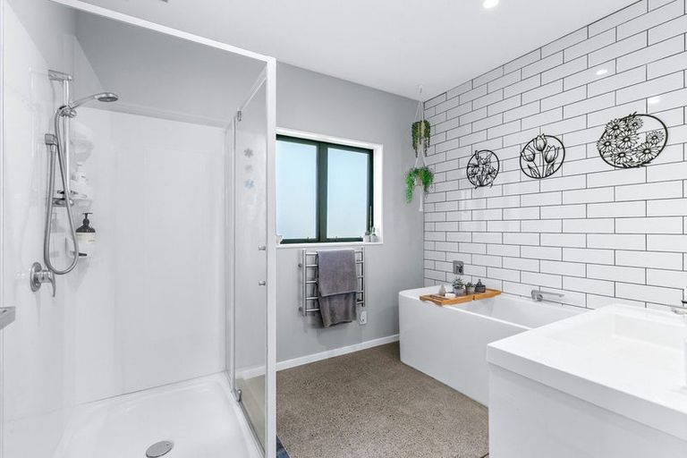 Photo of property in 195 Muhunoa Road East, Ohau, Levin, 5570