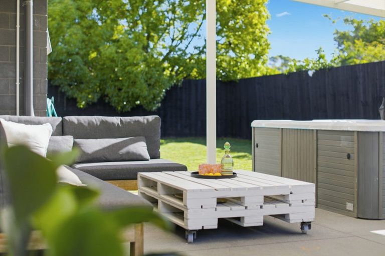 Photo of property in 42 Butterworth Crescent, Papamoa Beach, Papamoa, 3118