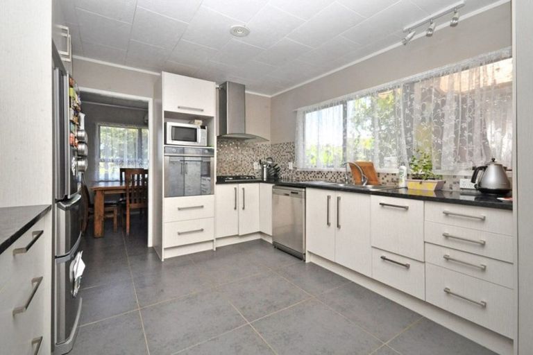 Photo of property in 93 Burundi Avenue, Clendon Park, Auckland, 2103