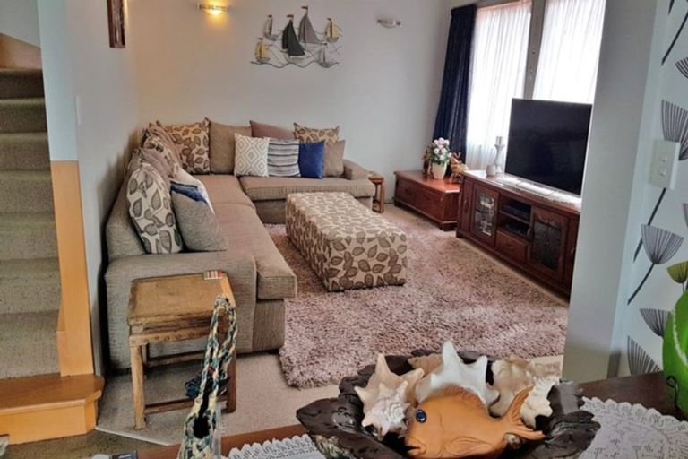 Photo of property in 141 Marsden Bay Drive, One Tree Point, 0118