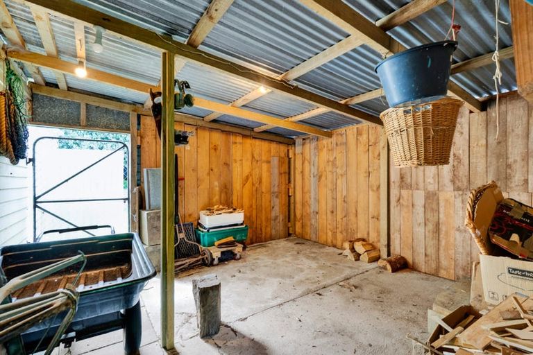 Photo of property in 218 Henwood Road, Paraite, New Plymouth, 4372