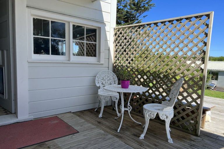 Photo of property in 14 Rangitane Street, Himatangi Beach, Foxton, 4891