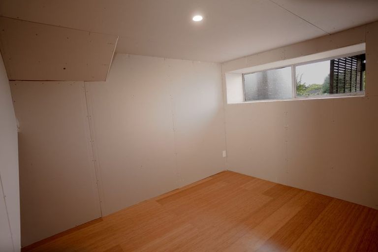 Photo of property in 2/15b Nandana Drive, Glen Eden, Auckland, 0602