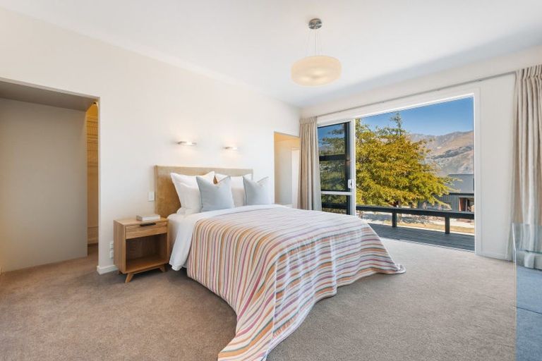 Photo of property in 2 Island View Place, Wanaka, 9305