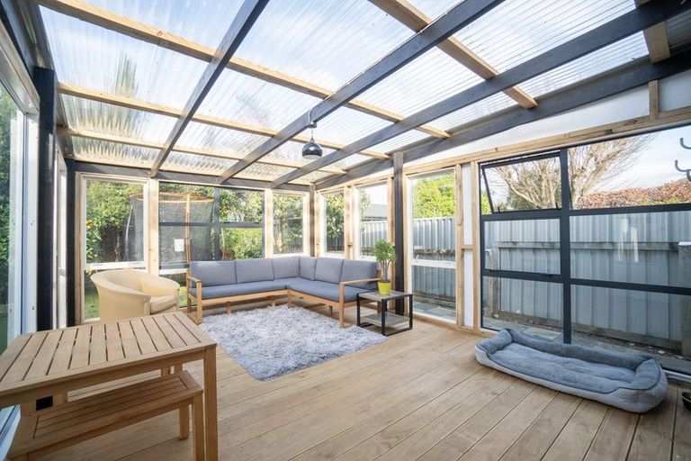 Photo of property in 11 Franklin Avenue, Hokowhitu, Palmerston North, 4410