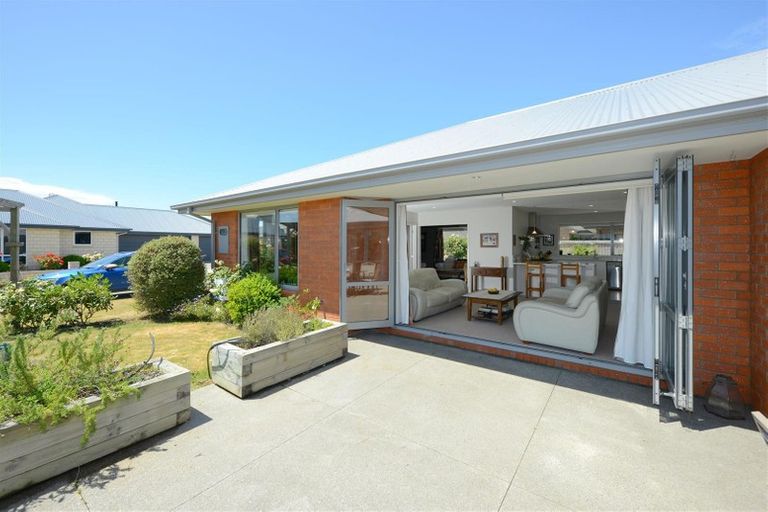 Photo of property in 10 Conie Glen Lane, Broomfield, Christchurch, 8042