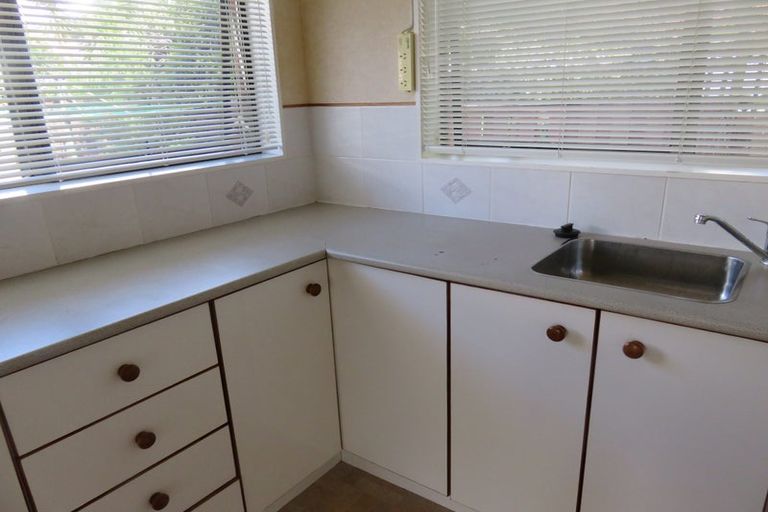 Photo of property in 1b Cairngorm Place, Highland Park, Auckland, 2010