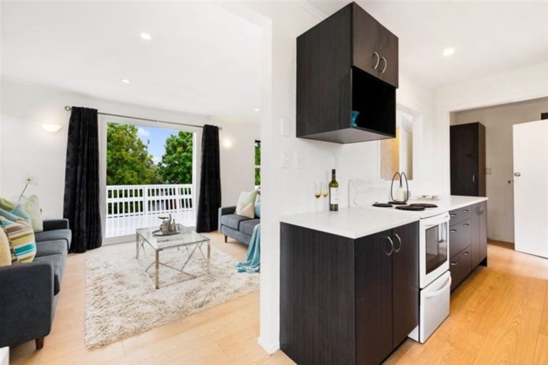 Photo of property in 15 Lendic Avenue, Henderson, Auckland, 0612