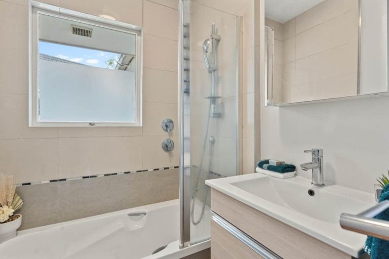 Photo of property in 3/10 Nile Road, Milford, Auckland, 0620