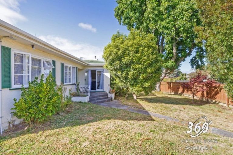 Photo of property in 8 Galway Avenue, Hokowhitu, Palmerston North, 4410