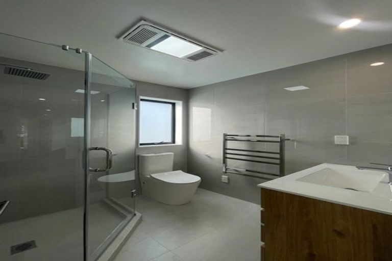 Photo of property in 26b Sandgate Avenue, Botany Downs, Auckland, 2010